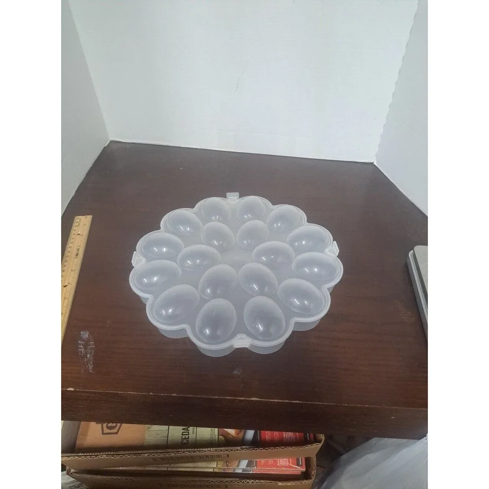 Plastic Egg Holder Holds 18 Eggs Snap On Locking Lid